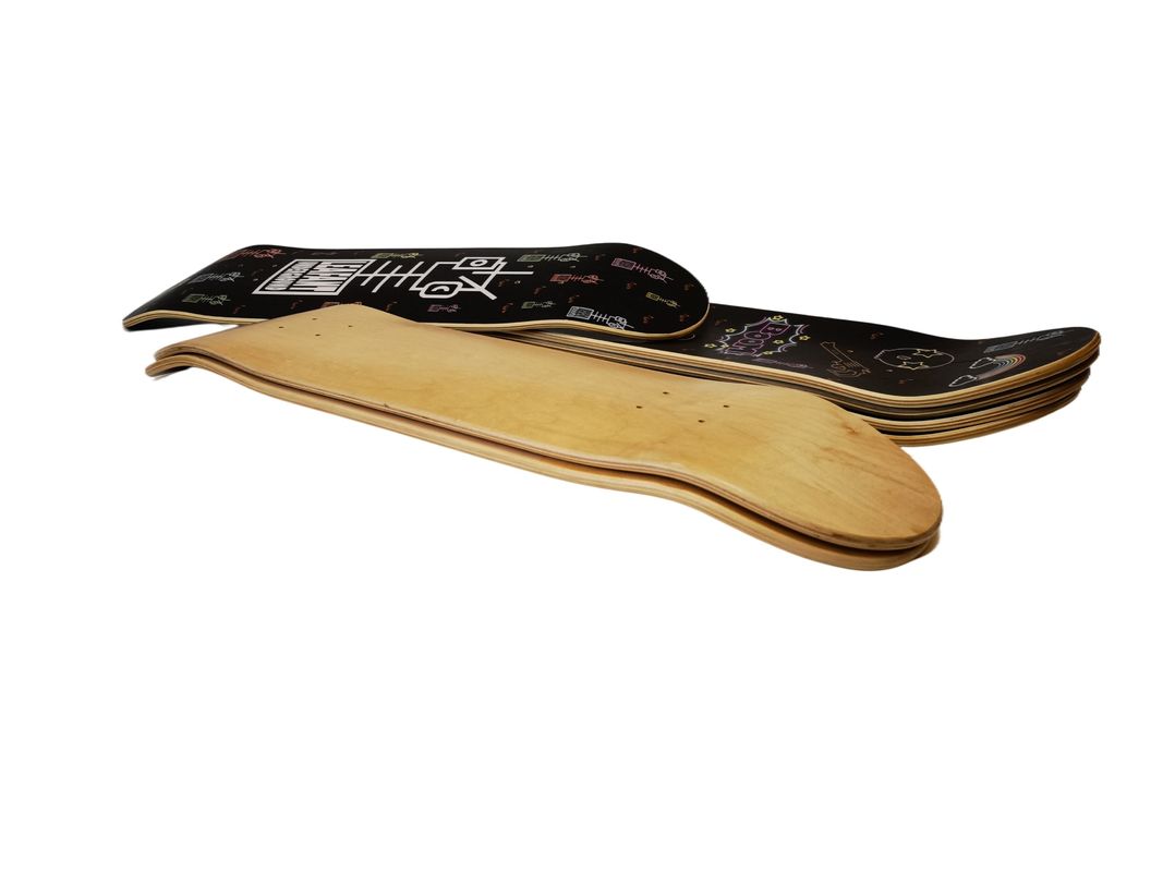 2024 Hot Sales Style 7 Ply Ahorn Custom Konkaven Doppel Kick Professionelles Langbrett Skateboard